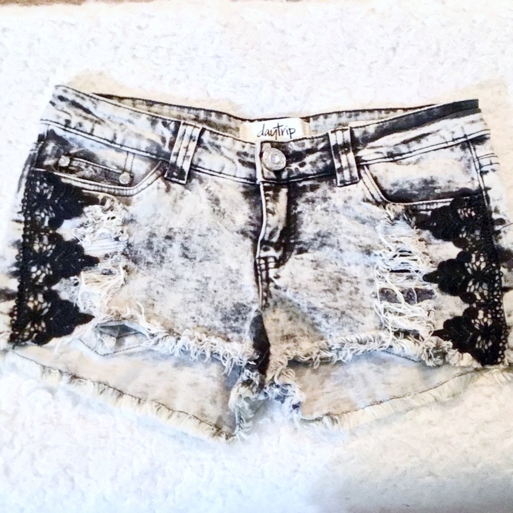 Daytrip Capricorn Fit, Distressed Hi Rise Shorts